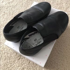 black leather jazz shoes size 2.5